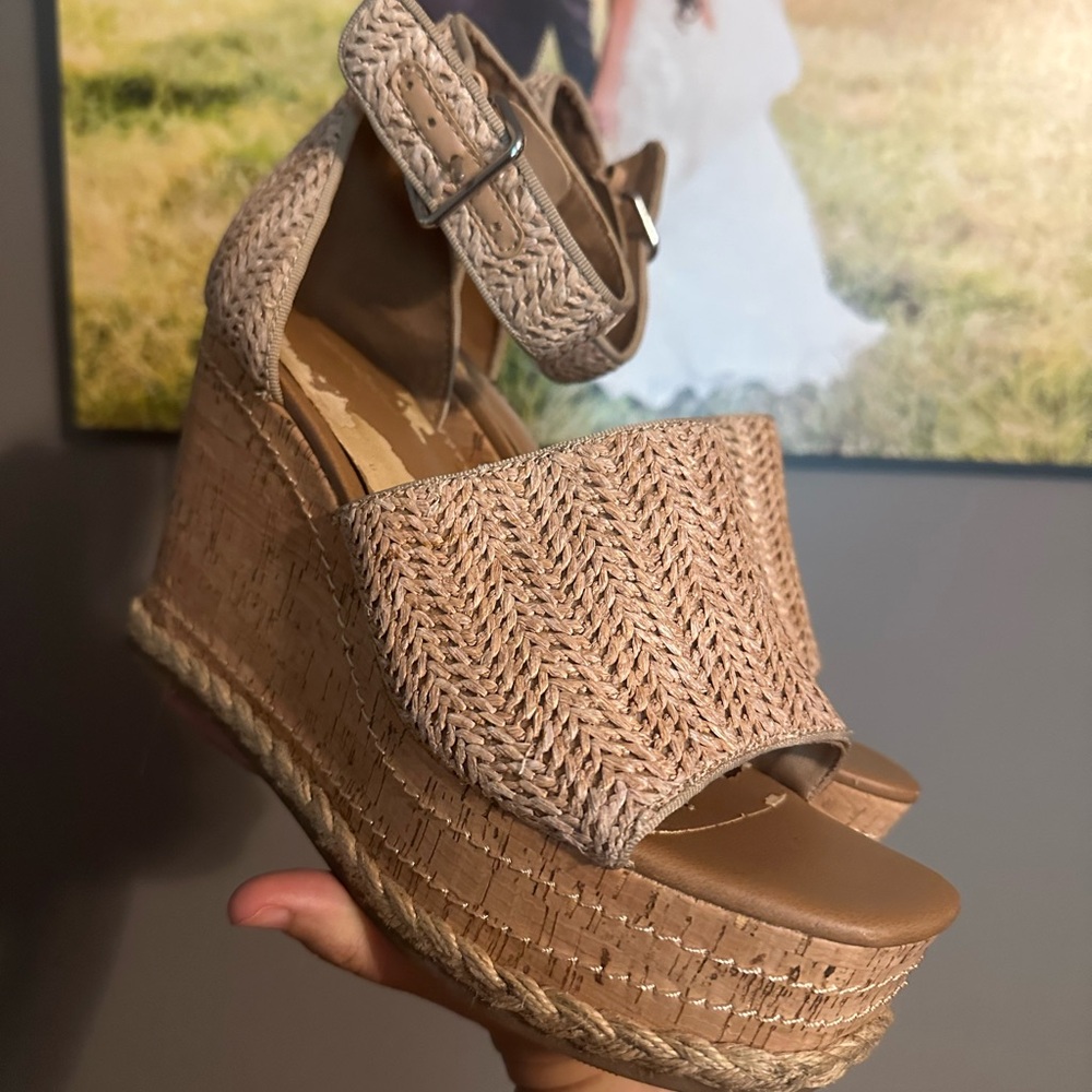 Women's Tan Wedge Sandals